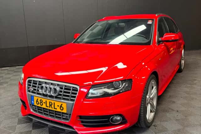 Audi A4 (2010) thumbnail 3