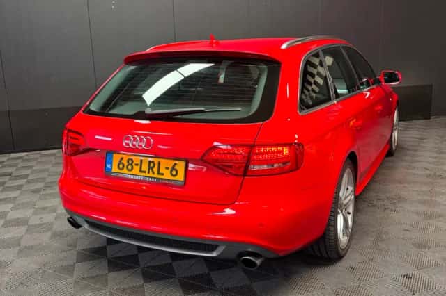 Audi A4 (2010) thumbnail 4
