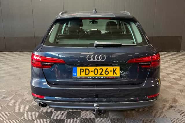 Audi A4 (2017) thumbnail 5