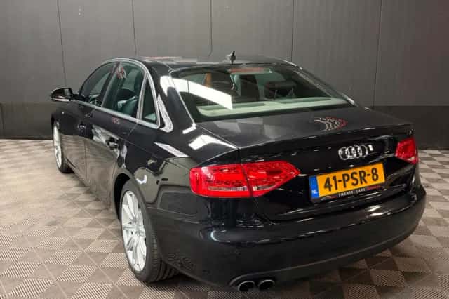Audi A4 (2011) thumbnail 6