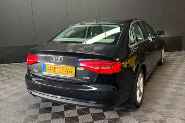 Audi A4 (2014) thumbnail 4
