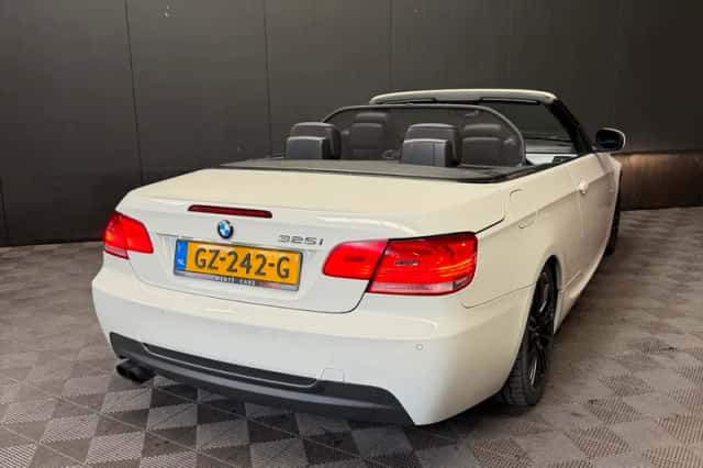 BMW 3-Serie (2010) thumbnail 2