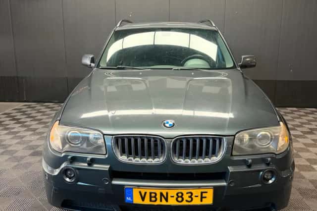 BMW X REIHE (2004) thumbnail 2