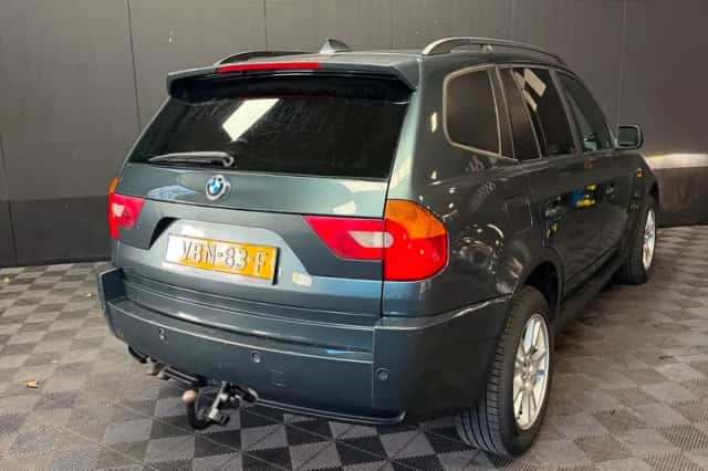 BMW X REIHE (2004) thumbnail 4