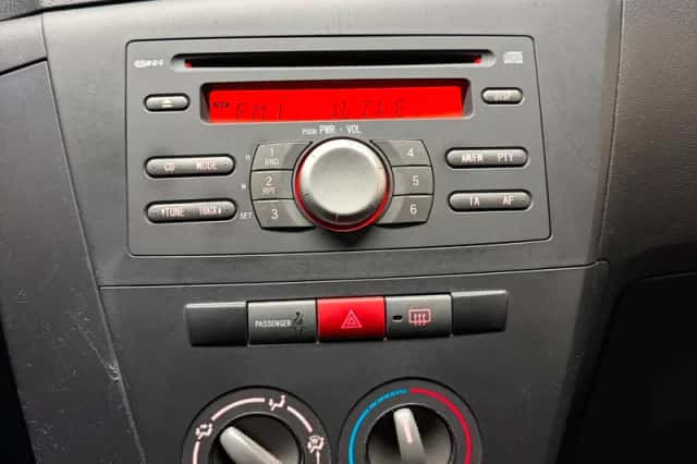 Daihatsu Cuore (2008) thumbnail 12