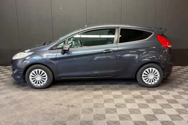 Ford Fiesta (2009) thumbnail 8