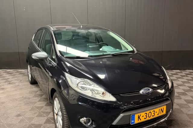 Ford Fiesta (2010) thumbnail 1