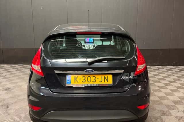 Ford Fiesta (2010) thumbnail 5