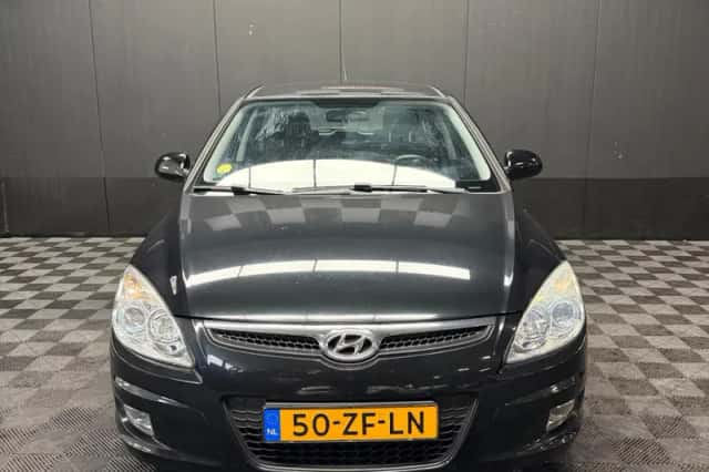 Hyundai i30 (2008) thumbnail 2