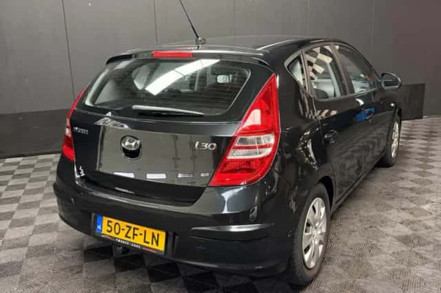 Hyundai i30 (2008) thumbnail 4