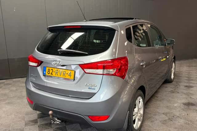 Hyundai ix20 (2011) thumbnail 4