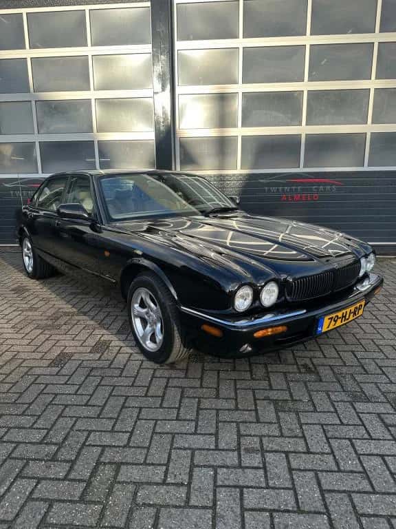 Jaguar XJ (2001) — foto 1
