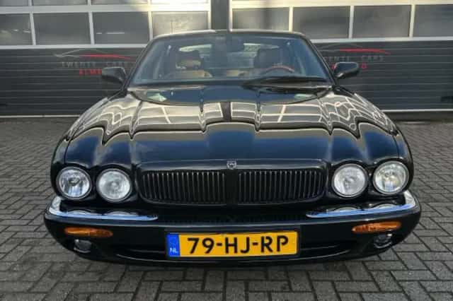Jaguar XJ (2001) thumbnail 2