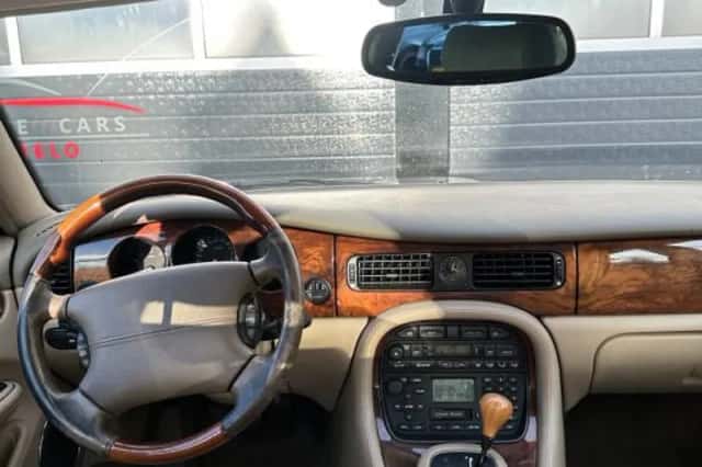 Jaguar XJ (2001) thumbnail 9
