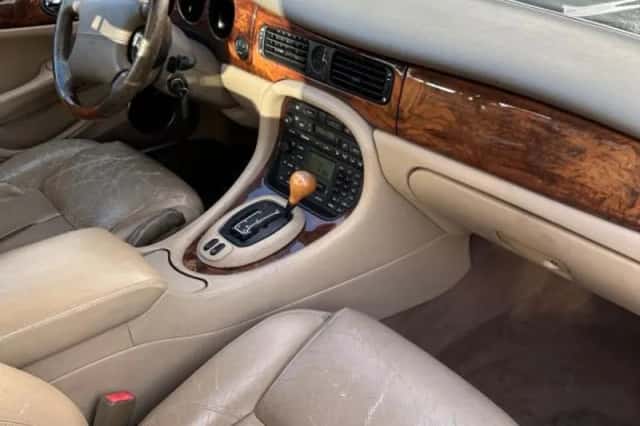 Jaguar XJ (2001) thumbnail 10