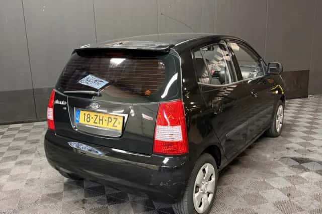 Kia Picanto (2008) thumbnail 4