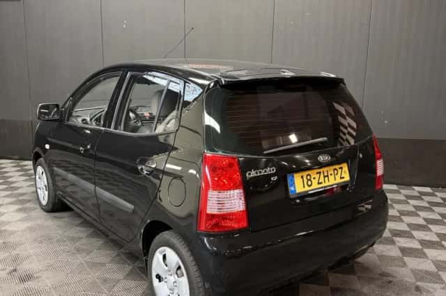 Kia Picanto (2008) thumbnail 6