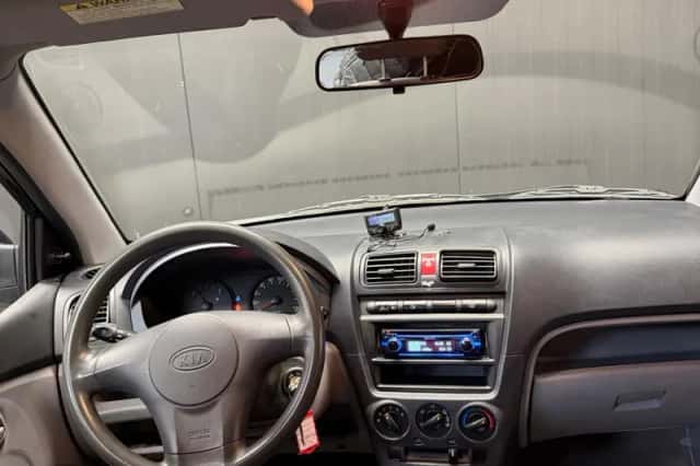 Kia Picanto (2008) thumbnail 9