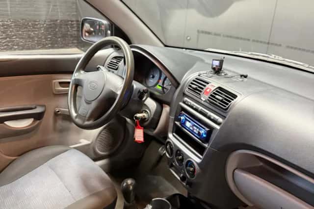 Kia Picanto (2008) thumbnail 10