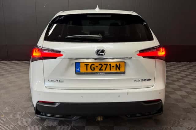Lexus NX (2015) thumbnail 5