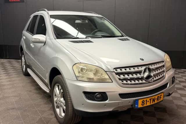 Mercedes-Benz ML-Klasse (2005) thumbnail 1