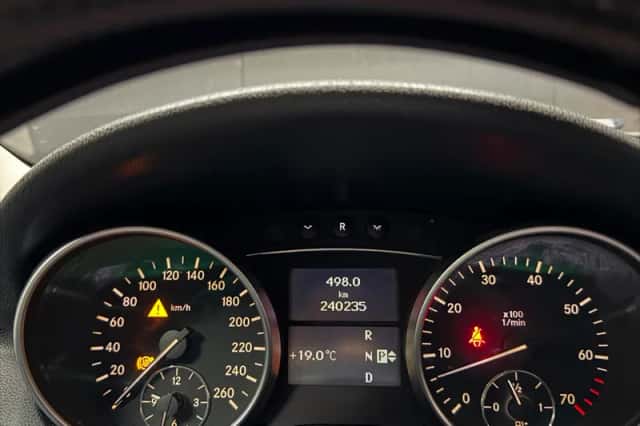 Mercedes-Benz ML-Klasse (2005) thumbnail 13
