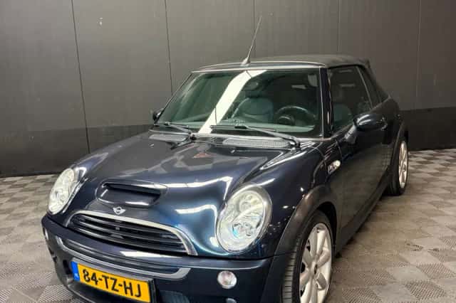 MINI Cabrio (2007) thumbnail 3