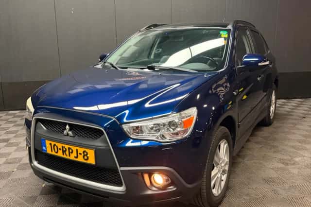 Mitsubishi ASX (2011) thumbnail 3