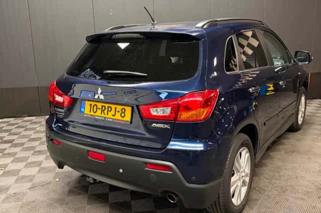 Mitsubishi ASX (2011) thumbnail 4