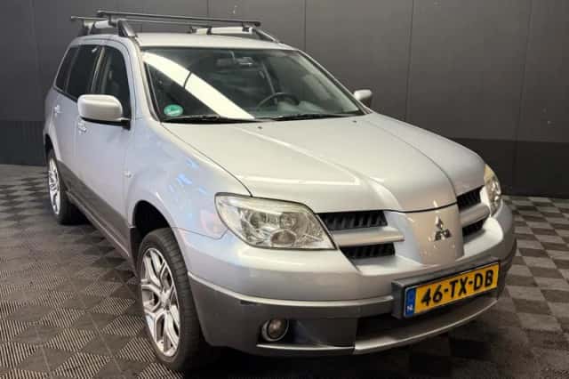 Mitsubishi Outlander (2007) thumbnail 1