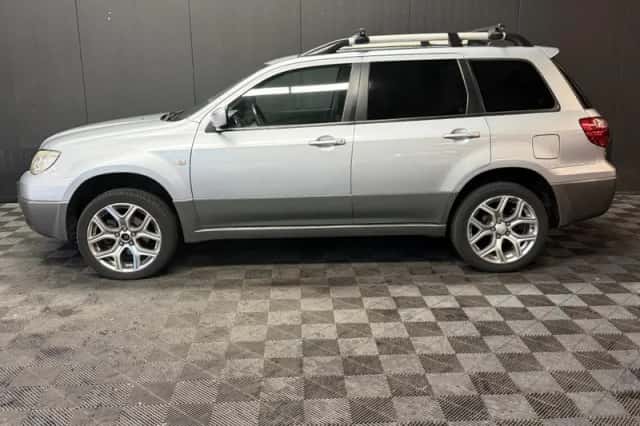 Mitsubishi Outlander (2007) thumbnail 8
