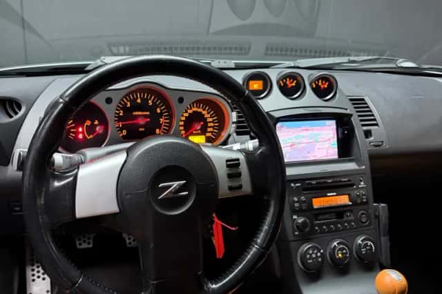 Nissan 350Z Roadster (2005) thumbnail 12