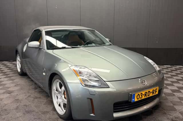 Nissan 350Z Roadster (2005) thumbnail 3
