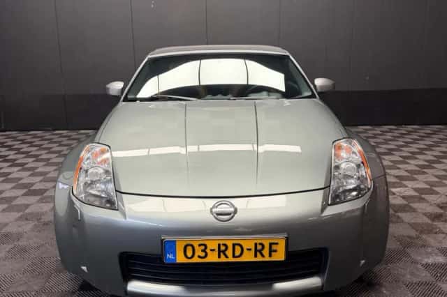 Nissan 350Z Roadster (2005) thumbnail 4