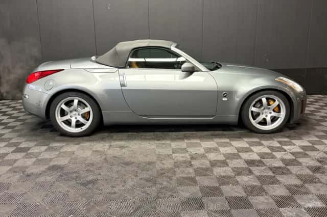 Nissan 350Z Roadster (2005) thumbnail 9