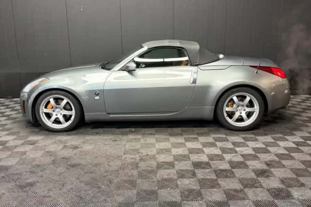 Nissan 350Z Roadster (2005) thumbnail 10