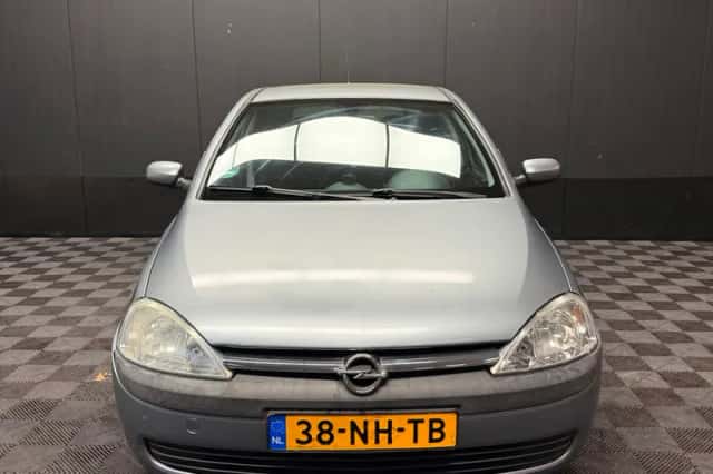 Opel Corsa (2003) thumbnail 2