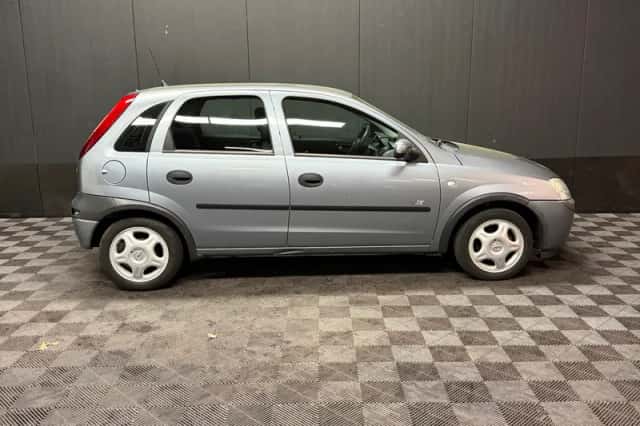 Opel Corsa (2003) thumbnail 7