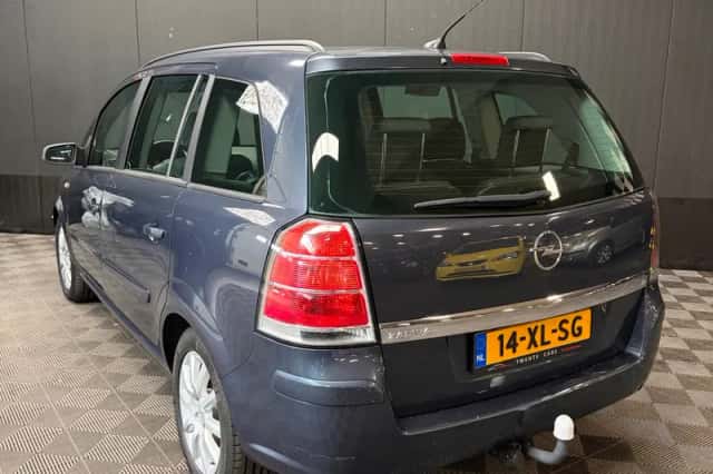Opel Zafira (2007) thumbnail 4