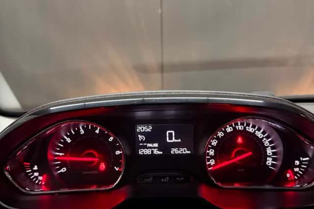 Peugeot 208 (2013) thumbnail 13