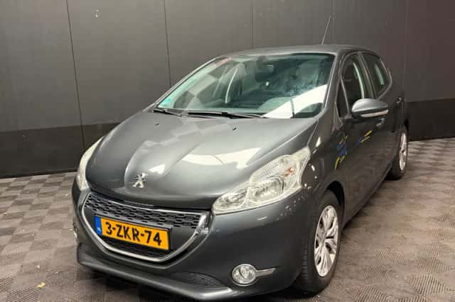 Peugeot 208 (2013) thumbnail 3