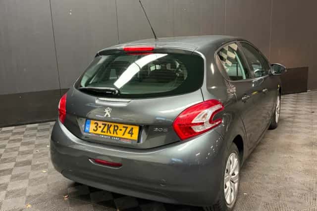 Peugeot 208 (2013) thumbnail 4