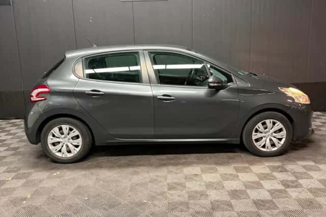 Peugeot 208 (2013) thumbnail 7
