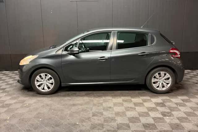 Peugeot 208 (2013) thumbnail 8