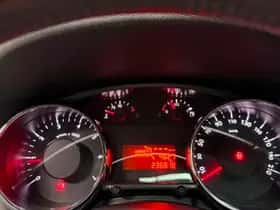Peugeot 3008 (2011) thumbnail 14