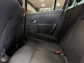Renault Clio (2006) thumbnail 11