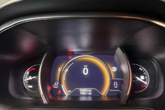 Renault Mégane (2018) thumbnail 13