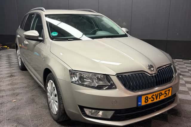 Škoda Octavia (2013) thumbnail 1