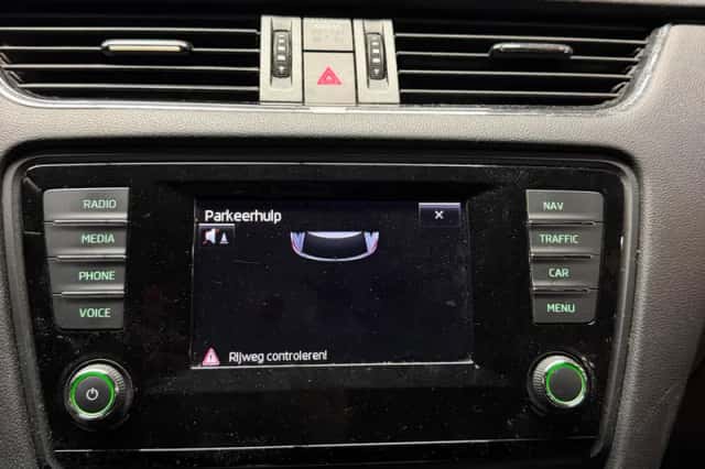 Škoda Octavia (2013) thumbnail 12