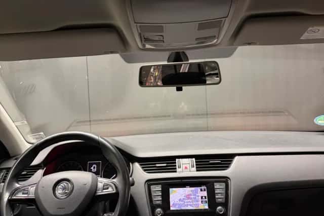 Škoda Octavia (2013) thumbnail 9